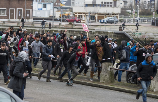 Vždyť se nic neděje. Invaze 11500 migrantů v Itálii. Svrab a Tbc